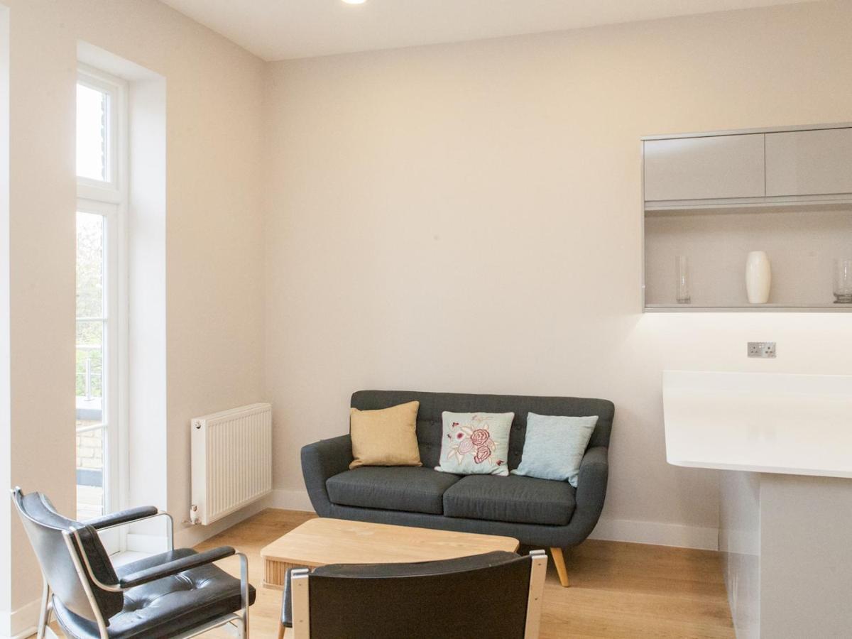 Pass The Keys - Spacious Flat With Private Sun Terrace In South East * London