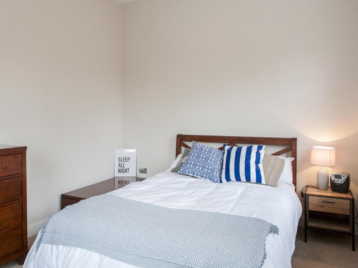 Pass The Keys - Spacious Flat With Private Sun Terrace In South East *