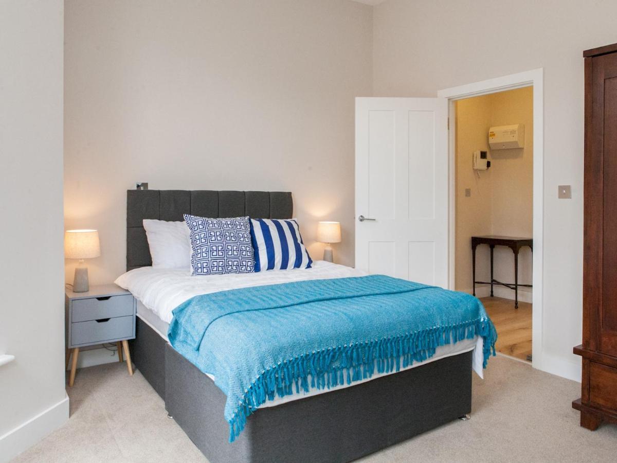 Apartment Pass The Keys - Spacious Flat With Private Sun Terrace In South East
