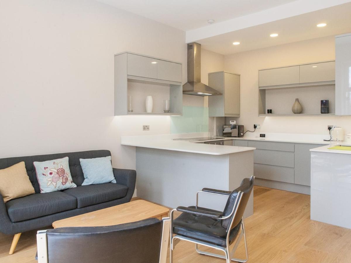 Pass The Keys - Spacious Flat With Private Sun Terrace In South East * Londra