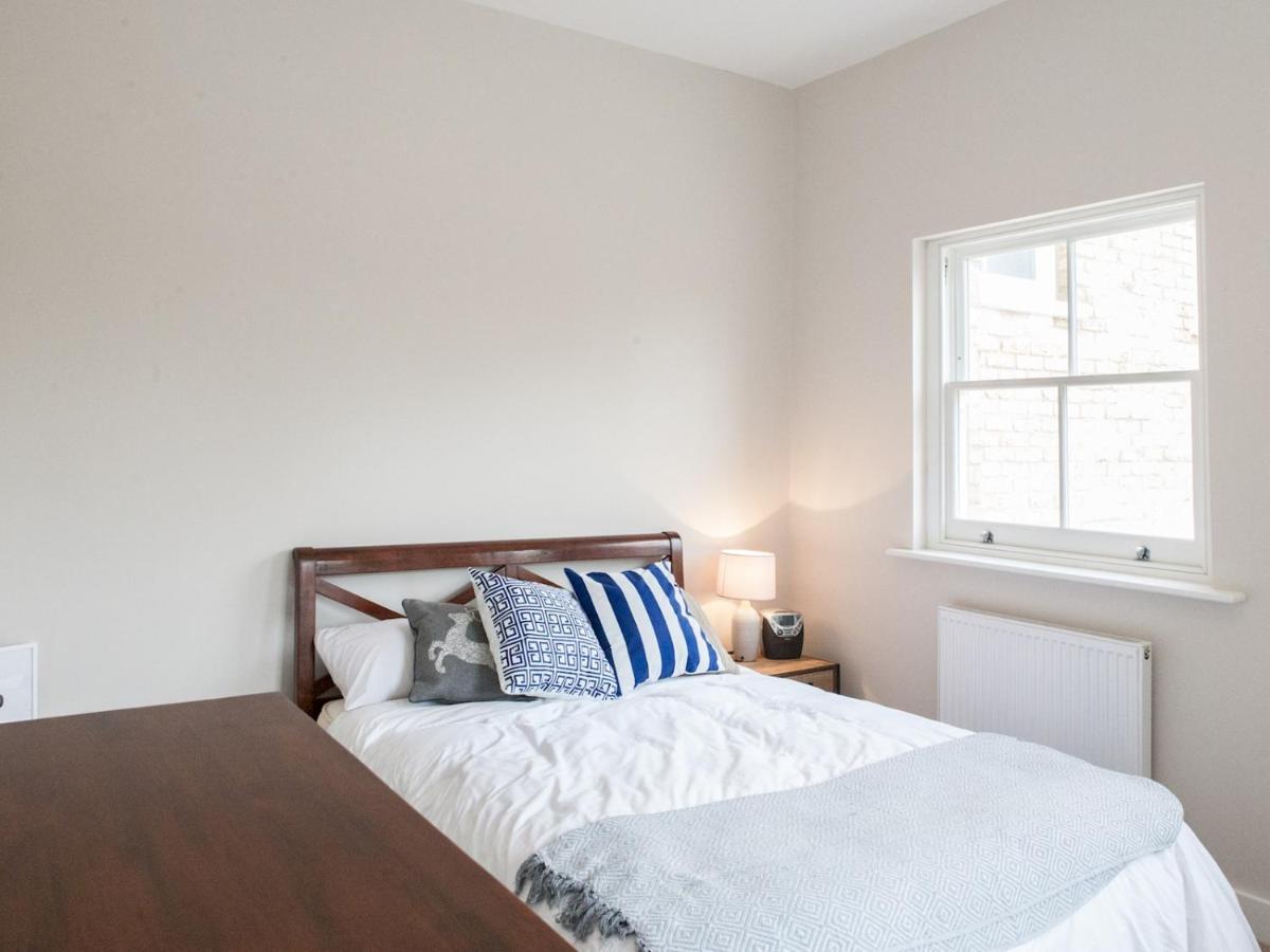 Pass The Keys - Spacious Flat With Private Sun Terrace In South East Apartament