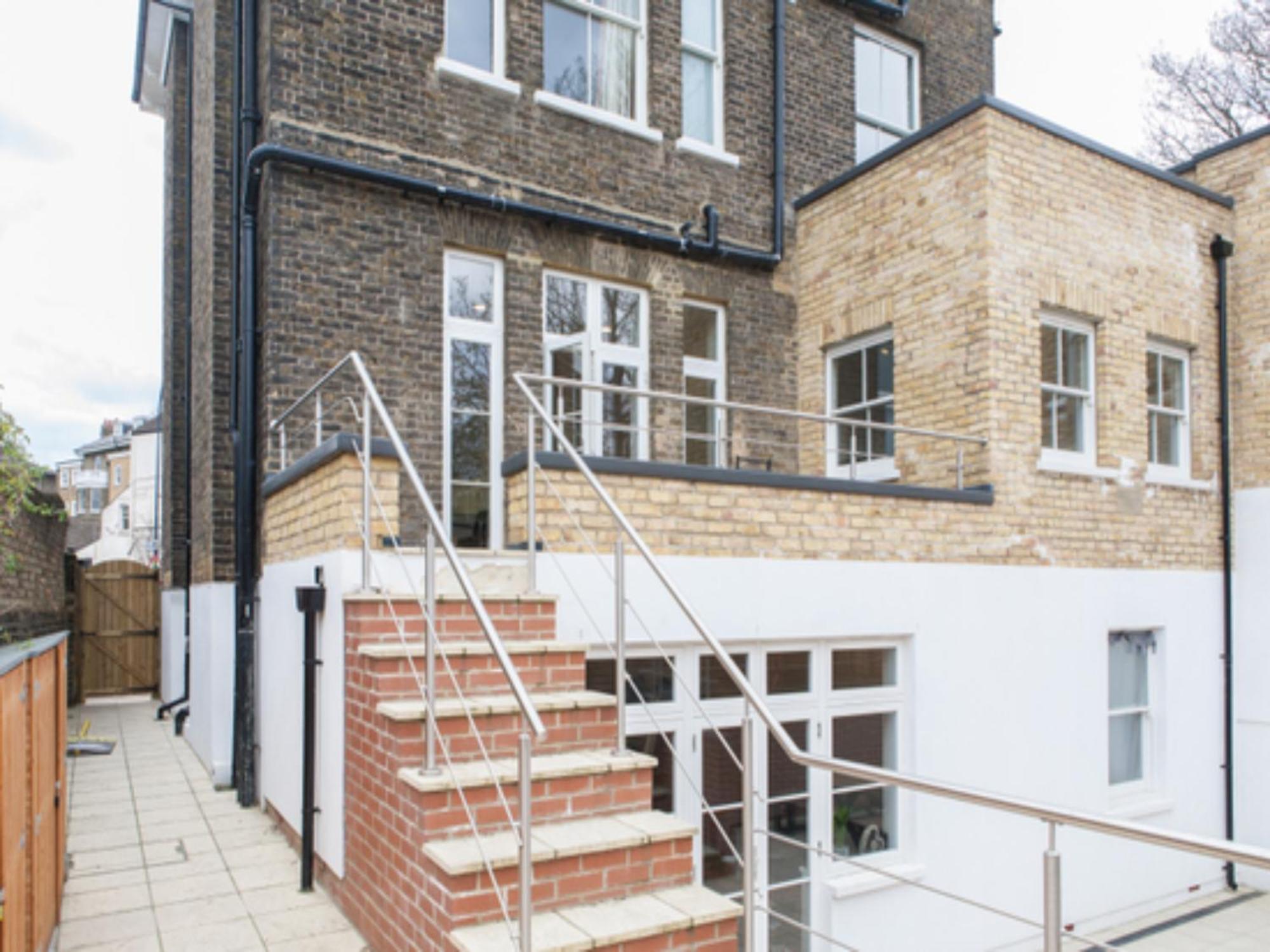 Pass The Keys - Spacious Flat With Private Sun Terrace In South East Londra